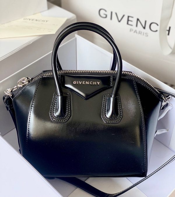 Envy Hold - Givenchy Bags - 070 Fashion